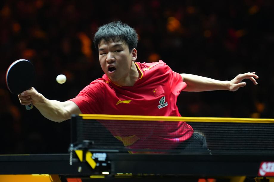 [图]向鹏4-3险胜雨果 晋级WTT中国大满贯男单四强